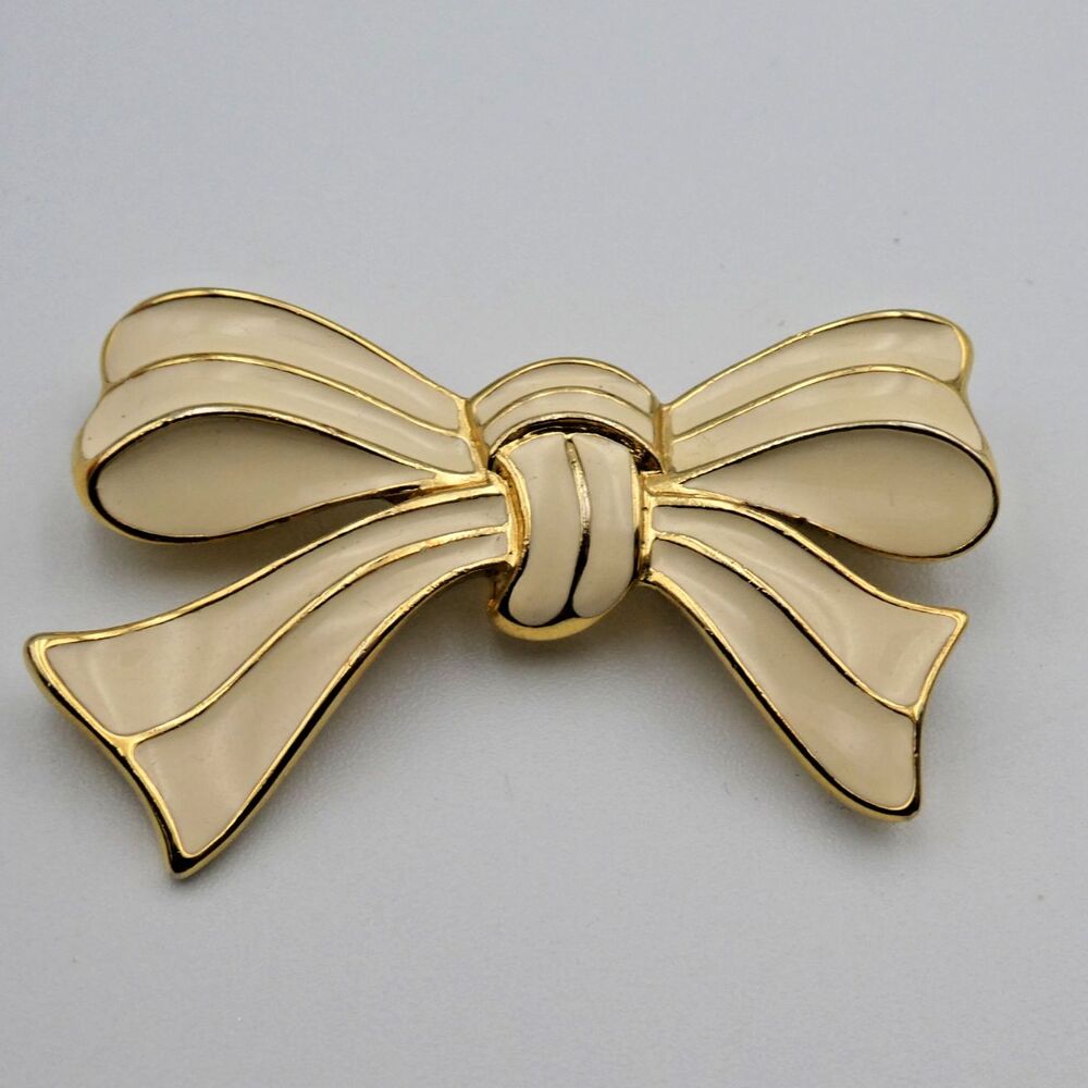 Vtg Crown Trifari White Enamel Bow Brooch Pin Gold Tone Signed Ribbon Retro 60s